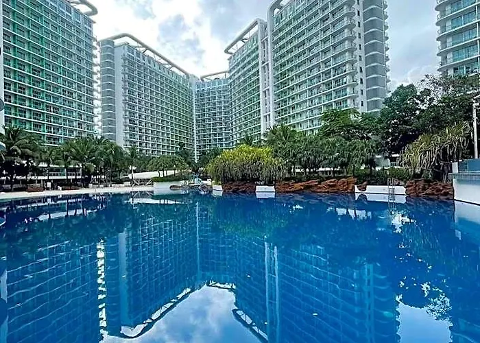Serenescape Azure Staycation Hotel *