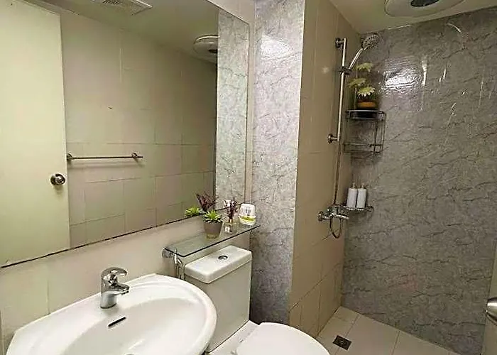 Hotel Serenescape Azure Staycation Manila